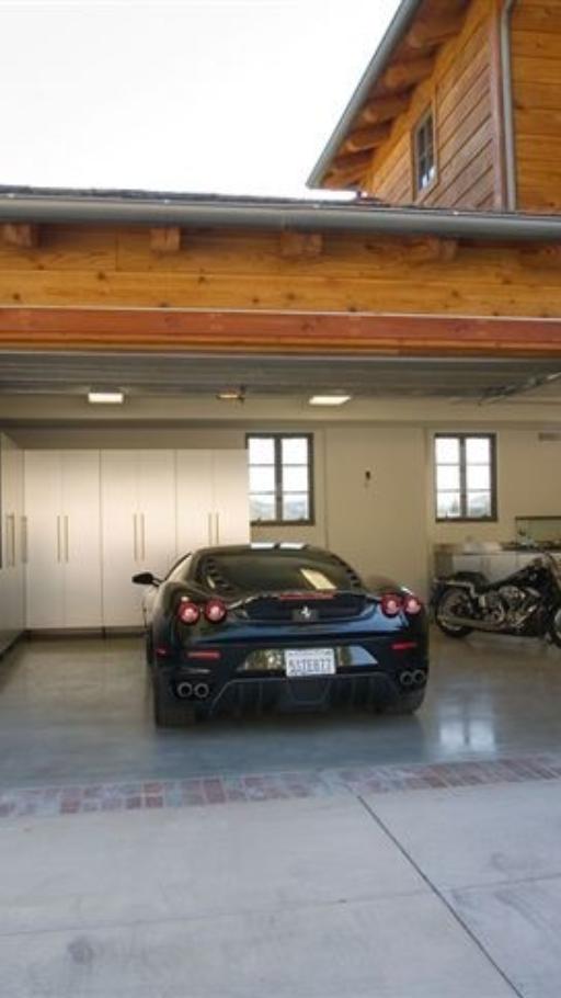 Garage For Rent