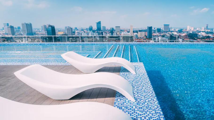 New Luxury Studio with best rooftop pool