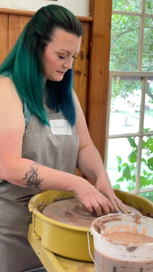 Hands-on Pottery Wheel Throwing