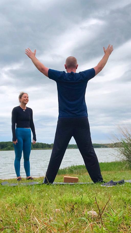 Live as a Local-Peaceful Lakeside Gentle Yoga and Meditation