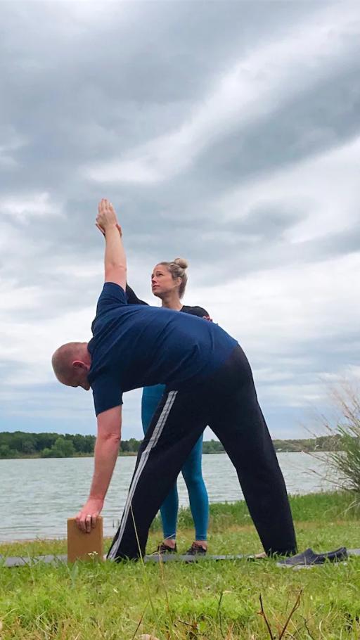 Live as a Local-Peaceful Lakeside Gentle Yoga and Meditation