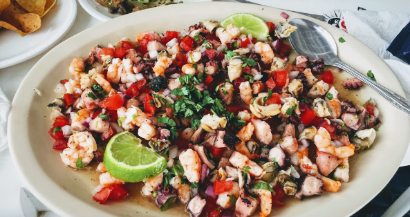 Mixta (Pulpo y Carrucho): Pequeña (Ensaladas / Salads)