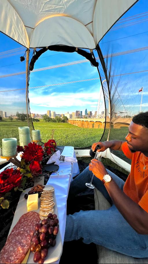 Luxurious Picnic with Breathtaking views of Downtown Dallas