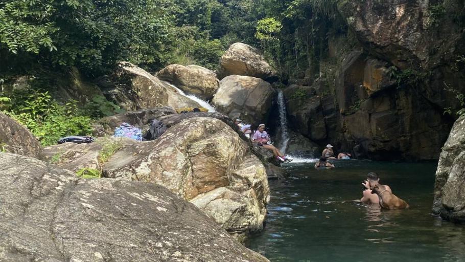 Guavate Hiking, Waterfalls and Rainforest Tour/wTRANSPORT