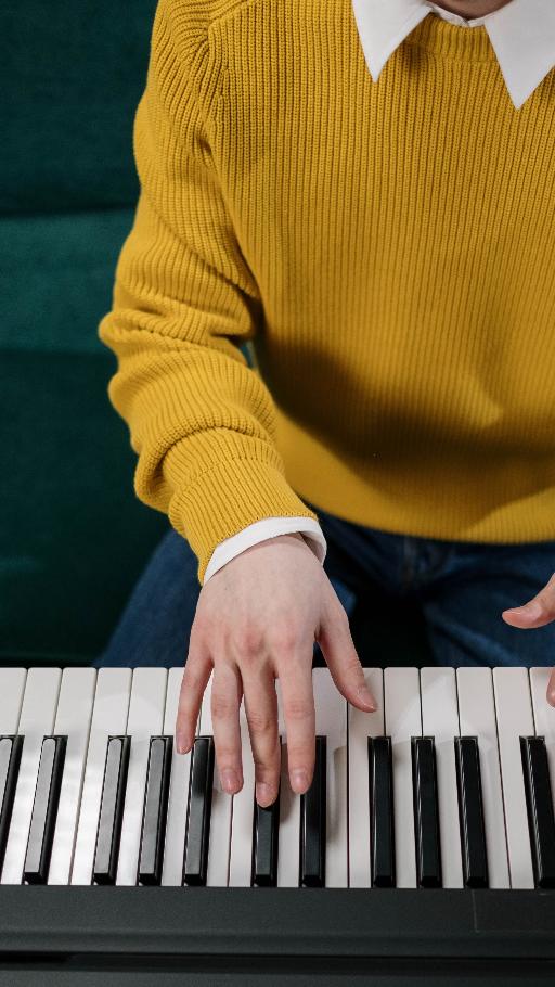Virtual Piano & Guitar Lessons with a Juilliard Graduate